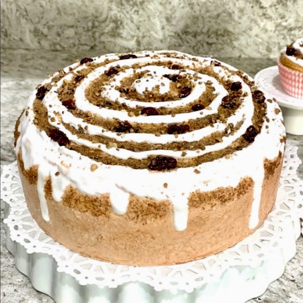 Faux Cinnamon Roll Display Cake